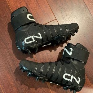 Youth UA C1N Football 🏈 Cleats (Black/White) Sz 4.5Y